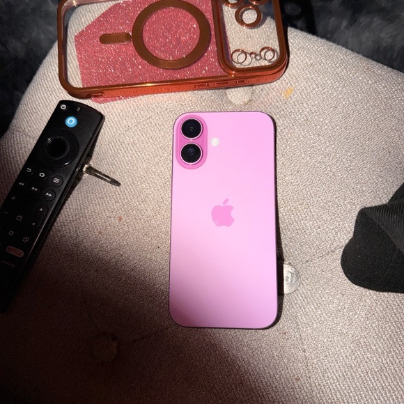 Apple iPhone in Vibrant Pink( not paid off) Boost mobile - Picture 1 of 3